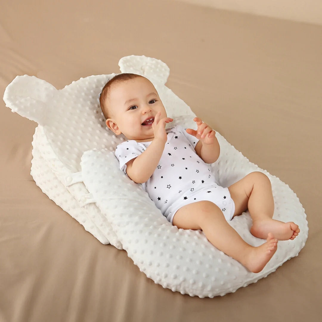 coussin-dallaitement-anti-reflux-bebe-blanc